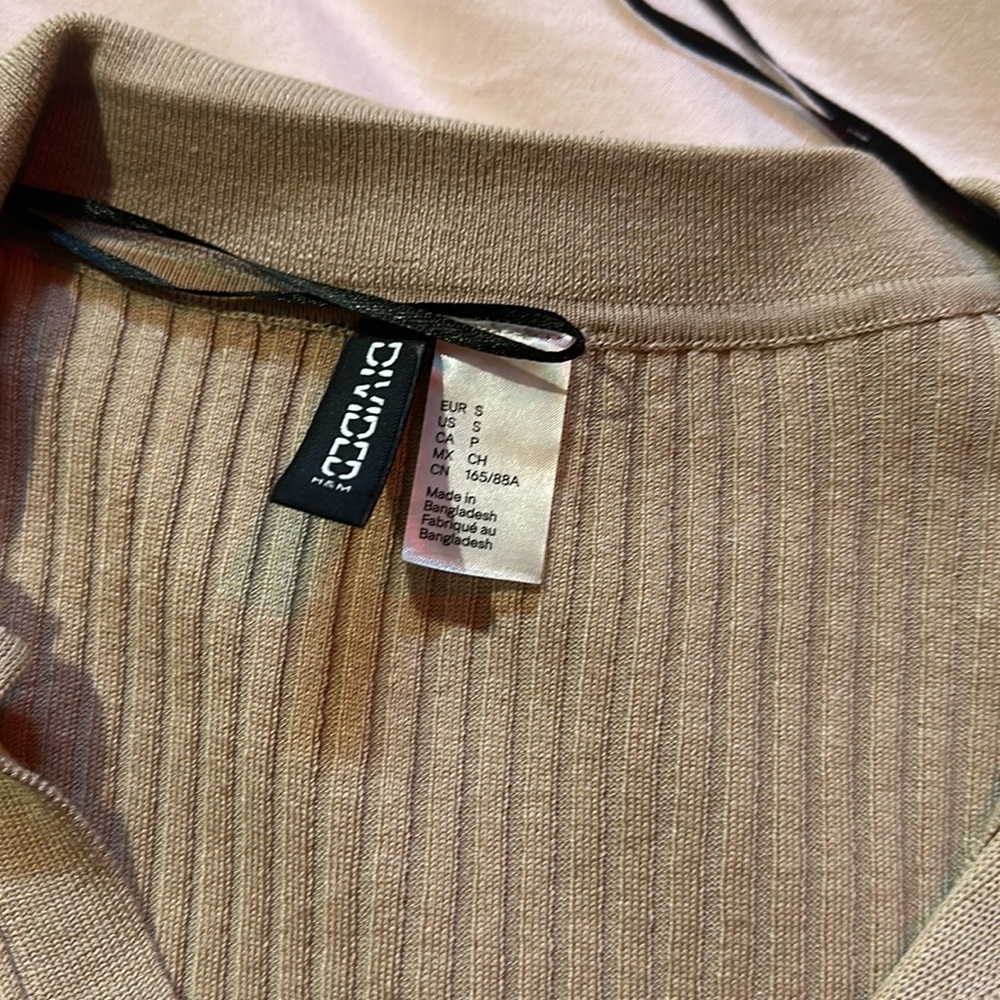 collared shirt - Picture 2 of 3